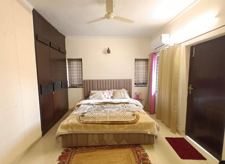 Bedroom, vasant kunj 3 Bedroom 1450 Sq.Ft. Apartment In Vasant Kunj Delhi 10031304