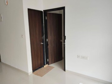 Room in 2 BHK Apartment at Godrej Urban Park, Chandivali – for Rent