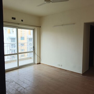 Room in 3.5 BHK Apartment at BPTP Park Grandeura, Sector 82 – for Rent