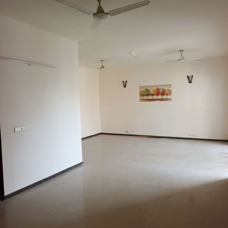 Room, bptp-park-grandeura 3.5 Bedroom 2032 Sq.Ft. Apartment In Sector 82 Faridabad 10031372