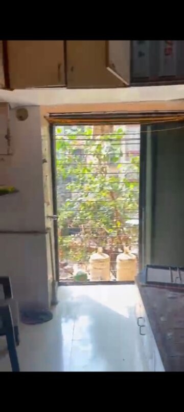 Furnished Amenities in 1.5 BHK Apartment at Anant Nandadeep CHS, Jogeshwari East – for Rent