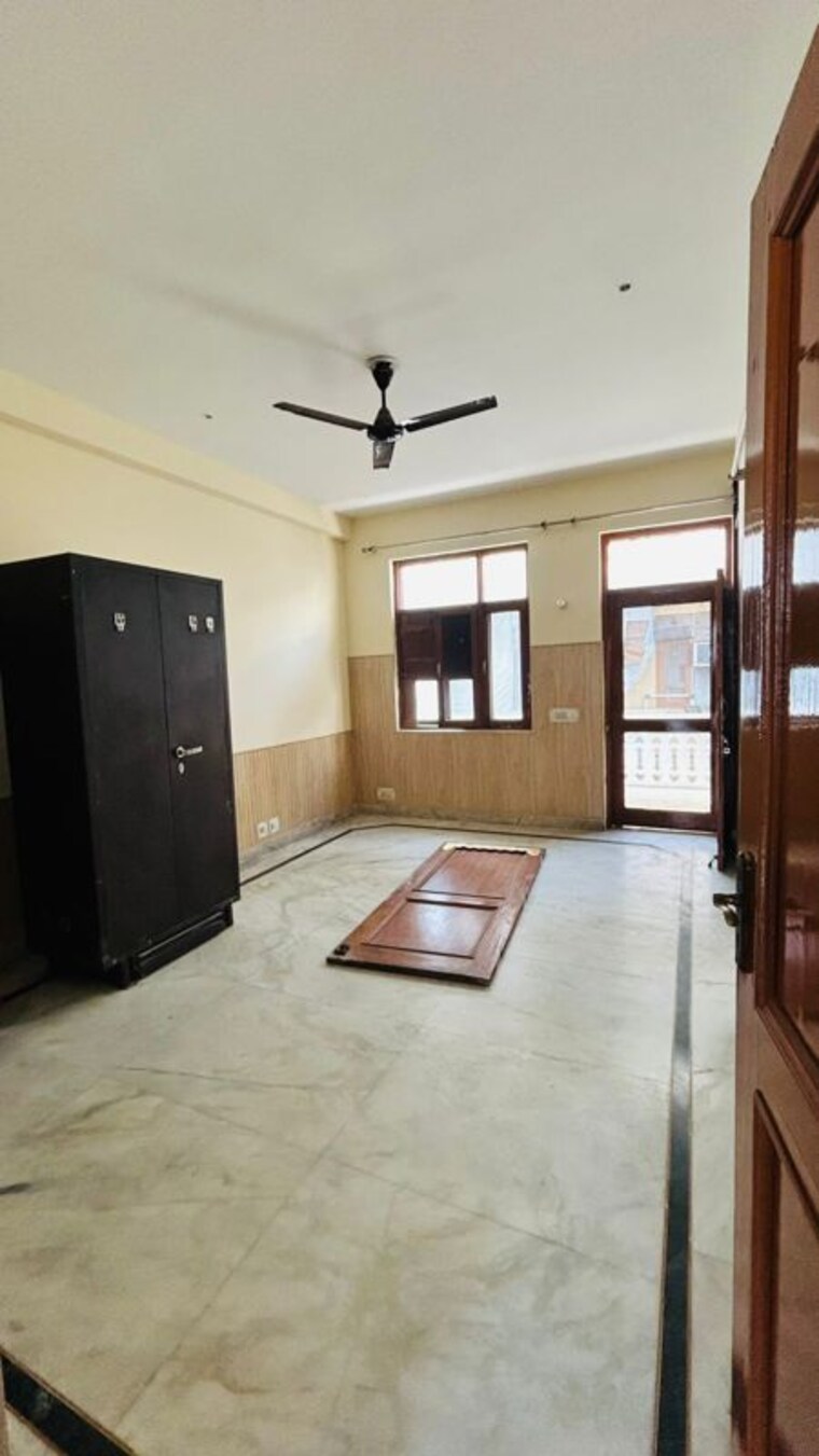 Room, sector 23 2 Bedroom 1355 Sq.Ft. Builder Floor In Sector 23 Gurgaon 10031395