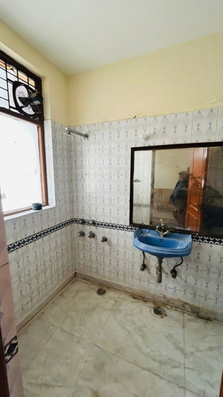 Kitchen, sector 23 2 Bedroom 1301 Sq.Ft. Builder Floor In Sector 23 Gurgaon 10030914