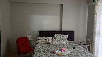 1 BHK Apartment For Rent in Navpada