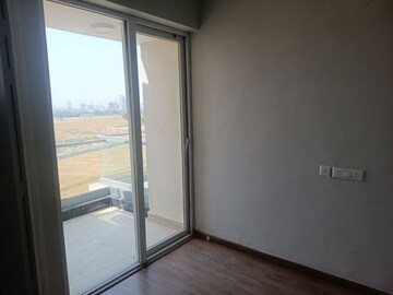 Room in 3.5 BHK Apartment at Signature Global City, Sector 37d – for Sale