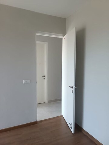 Room in 3.5 BHK Apartment at Signature Global City, Sector 37d – for Sale