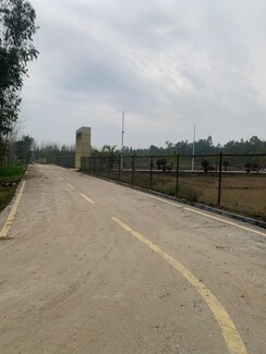 Plot For Sale in Niranjanpur