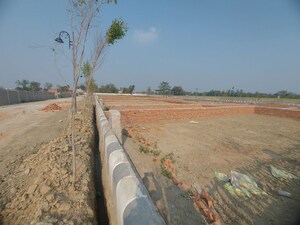  Plot For Sale in Gosainganj