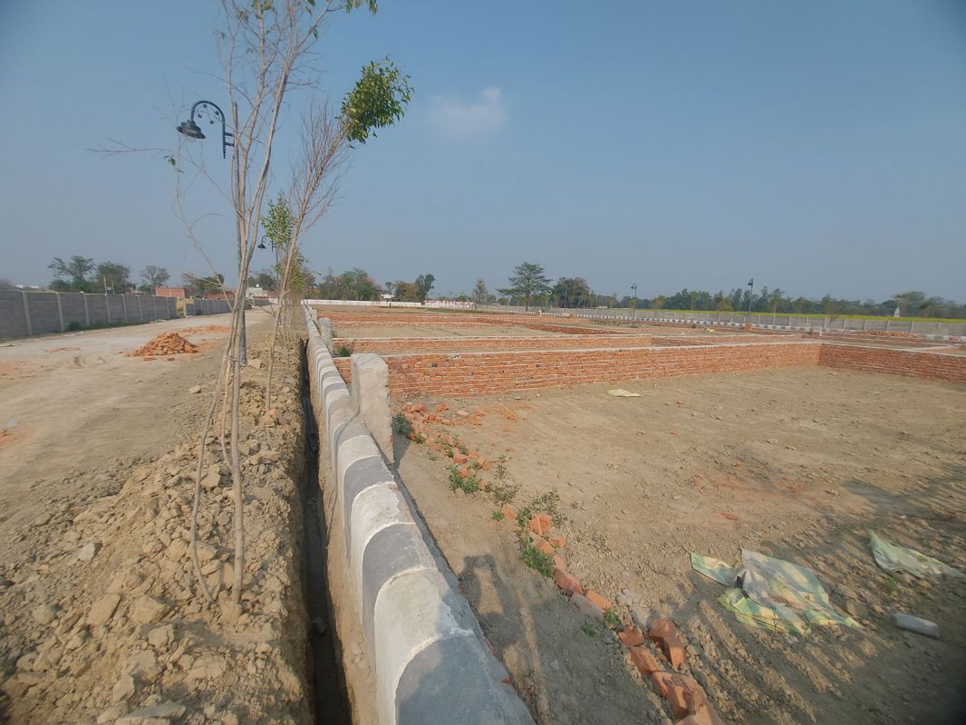 Plot For Sale in Gosainganj