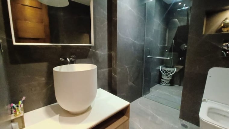 Bathroom, dlf phase v 5 Bedroom 4775 Sq.Ft. Builder Floor In Dlf Phase V Gurgaon 10031903
