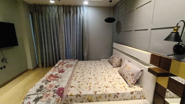 Bedroom, dlf phase v 5 Bedroom 4775 Sq.Ft. Builder Floor In Dlf Phase V Gurgaon 10031903