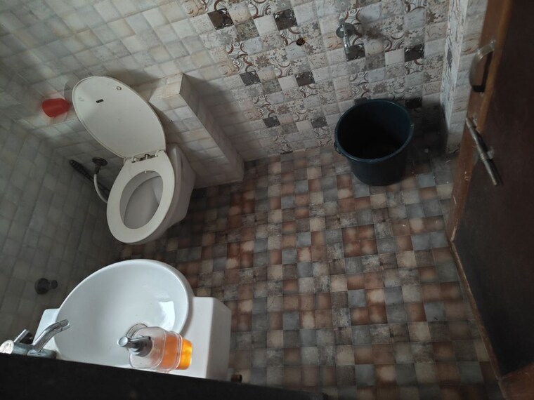 Bathroom, adajan gam 1 RK 584 Sq.Ft. Villa In Adajan Gam Surat 10032074