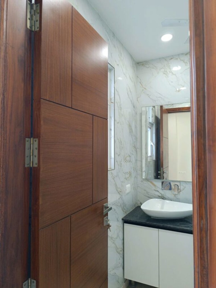 Bathroom, saket 3 Bedroom 1125 Sq.Ft. Builder Floor In Saket Delhi 10032302