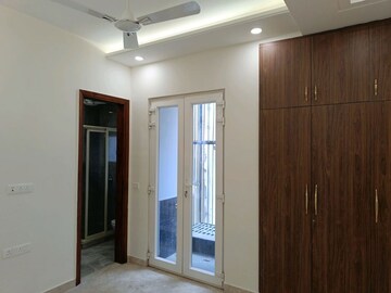 Room in 3 BHK Builder Floor at Saket – for Rent