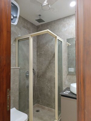 Furnished Amenities in 3 BHK Builder Floor at Saket – for Rent