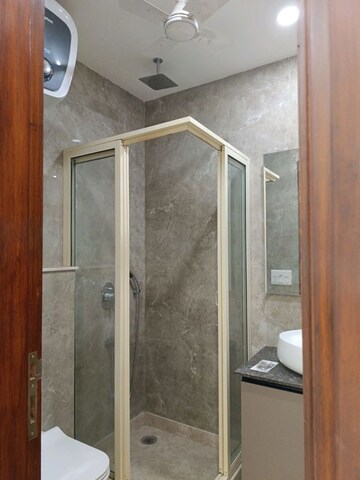 Furnished Amenities in 3 BHK Builder Floor at Saket – for Rent