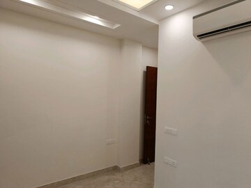 Room in 3 BHK Builder Floor at Saket – for Rent