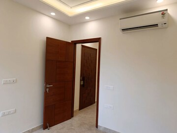 Room in 3 BHK Builder Floor at Saket – for Rent