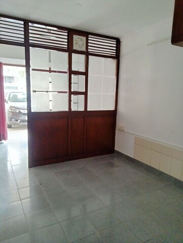 Room in 1 RK Apartment at Defence Colony – for Rent