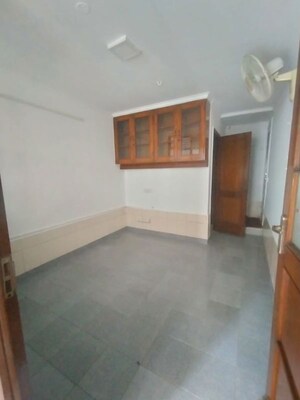 Room in 1 RK Apartment at Defence Colony – for Rent