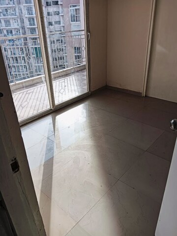 Room in 1 BHK Apartment at Shree Vardhman Flora, Sector 90 – for Rent