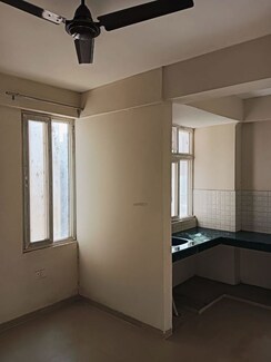 1 BHK Apartment For Rent in Shree Vardhman Flora