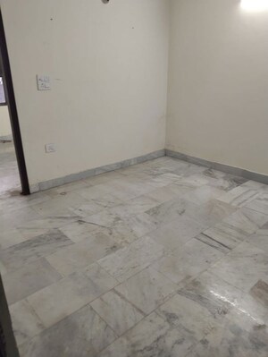 Room in 1 BHK Builder Floor at Neb Sarai – for Rent