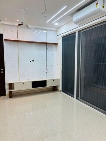 Room in 3 BHK Apartment at Aurobindo The Regent, Kondapur – for Rent