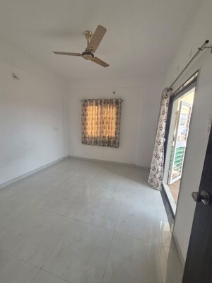 Room in 3 BHK Apartment at Pawar Vasti Apartments, Lohgaon – for Rent