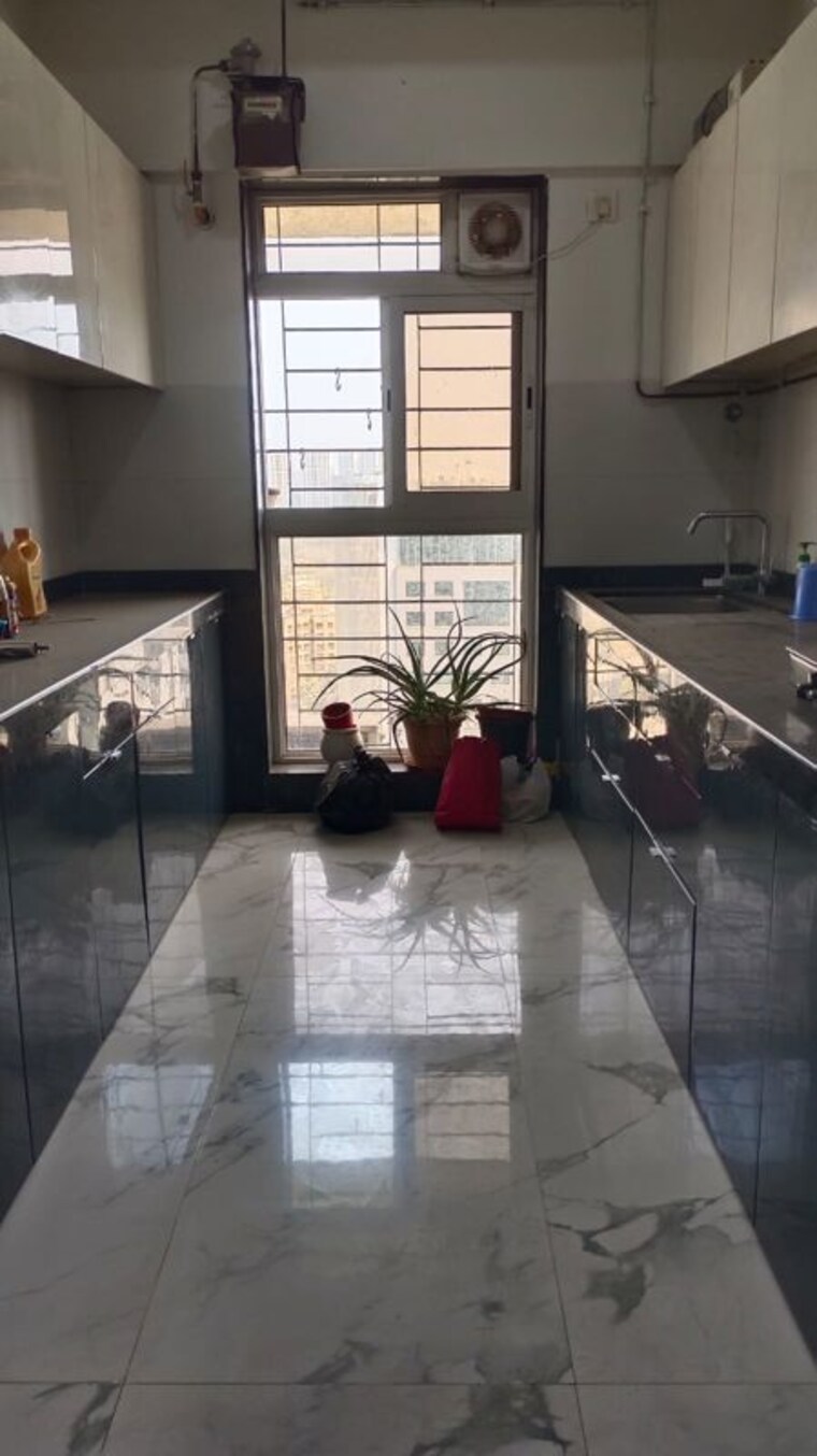  Parking, raheja-ridgewood 2 Bedroom 850 Sq.Ft. Apartment In Goregaon East Mumbai 10032474