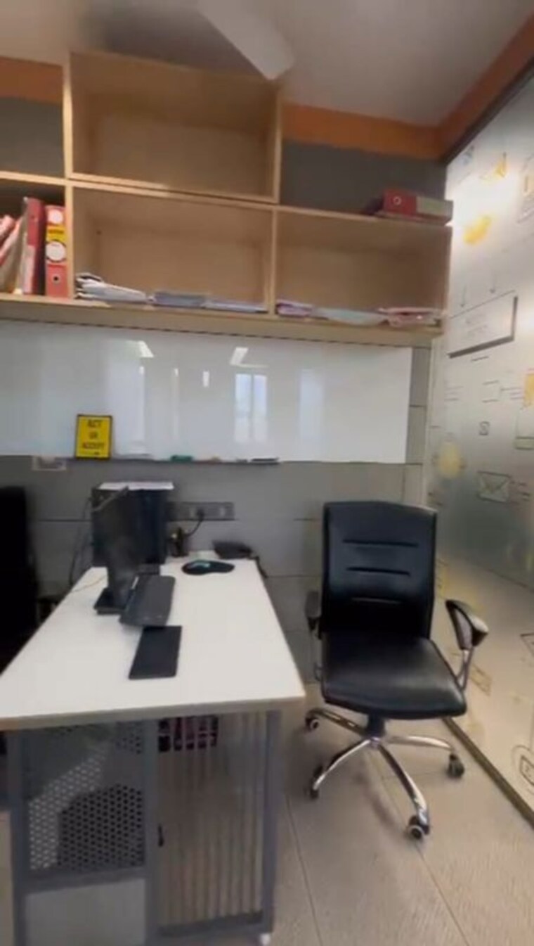Team Area, satellite Commercial Office Space 1350 Sq.Ft. In Satellite Ahmedabad 10032471