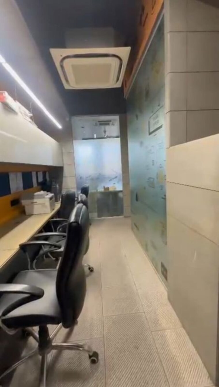 Team Area, satellite Commercial Office Space 1350 Sq.Ft. In Satellite Ahmedabad 10032471