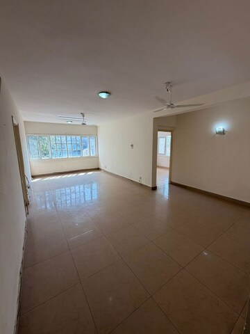 Room in 3 BHK Apartment at Suryamukhi Garden Apartment, Vittal Mallya Road – for Rent