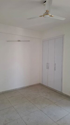 Room in 3 BHK Apartment at Motiaz Royal Citi, Ambala Highway – for Rent