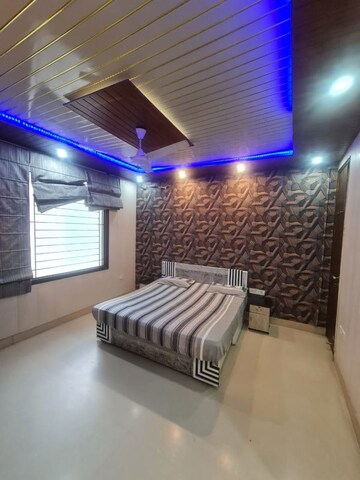 Bedroom in 3 BHK Builder Floor at Nehru Enclave – for Rent