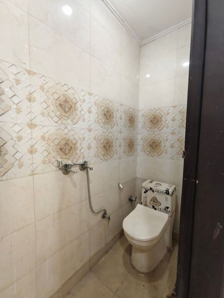 Bathroom, sant nagar 2 Bedroom 448 Sq.Ft. Builder Floor In Sant Nagar Delhi 10032666
