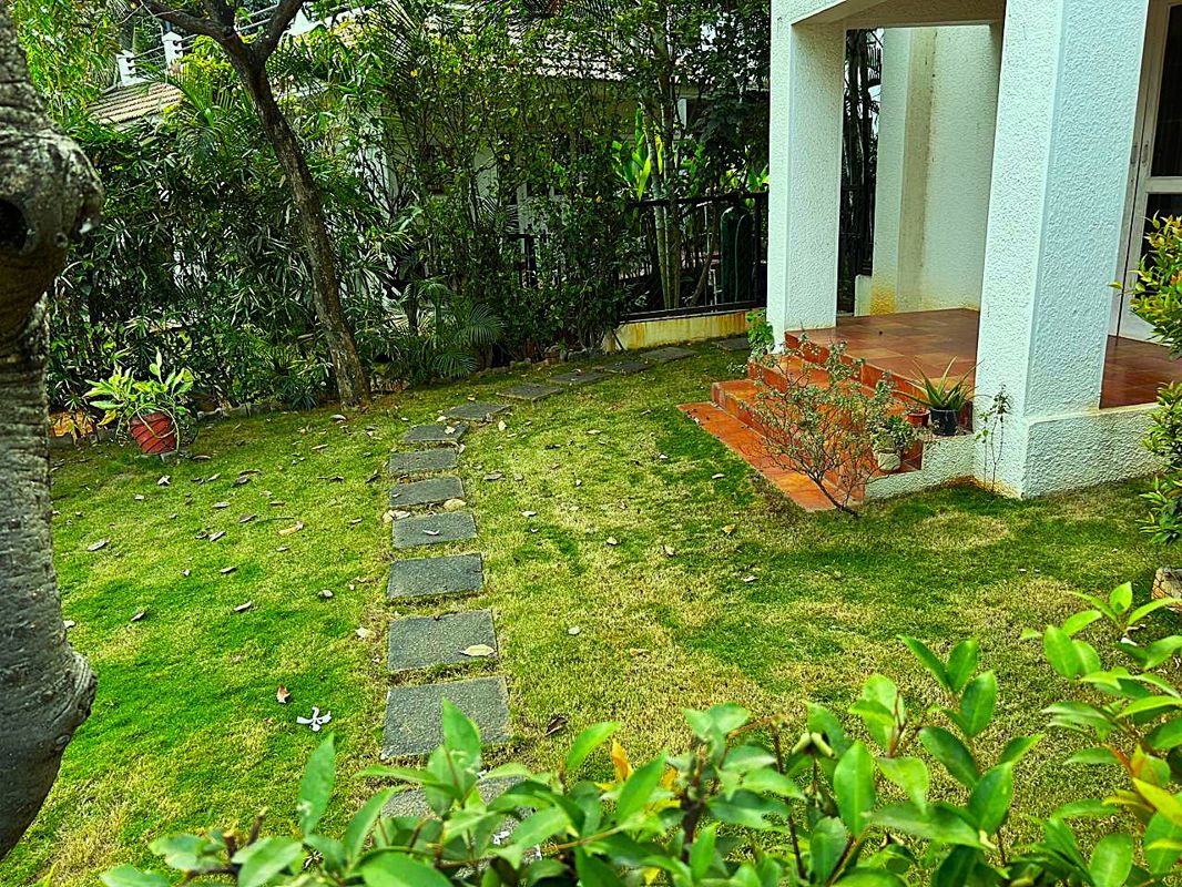 4 BHK + Servant Room,Study Room 5390 Sq.Ft. Villa in Prestige Lake Vista