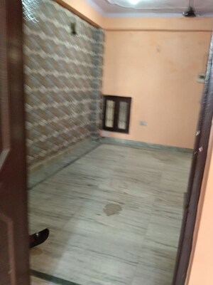 Room in 3 BHK Builder Floor at Bharti Apartments, Shakti Khand iv – for Rent