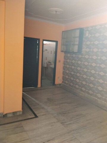 Room in 3 BHK Builder Floor at Bharti Apartments, Shakti Khand iv – for Rent