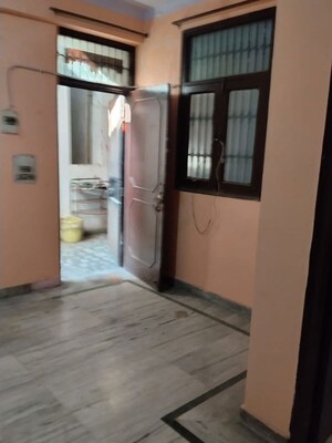 Room in 3 BHK Builder Floor at Bharti Apartments, Shakti Khand iv – for Rent