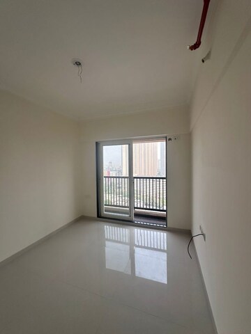 Room in 1 BHK Apartment at Raunak Residency Thane, Pokhran Road No One – for Rent