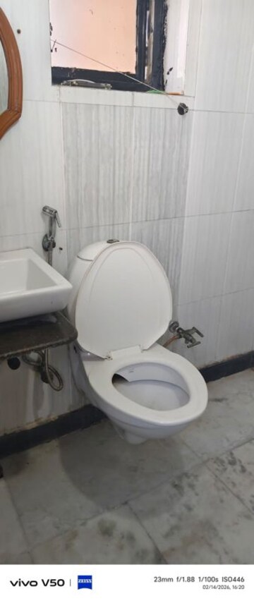 Bathroom in 3 BHK Apartment at Sector 5 Dwarka – for Rent