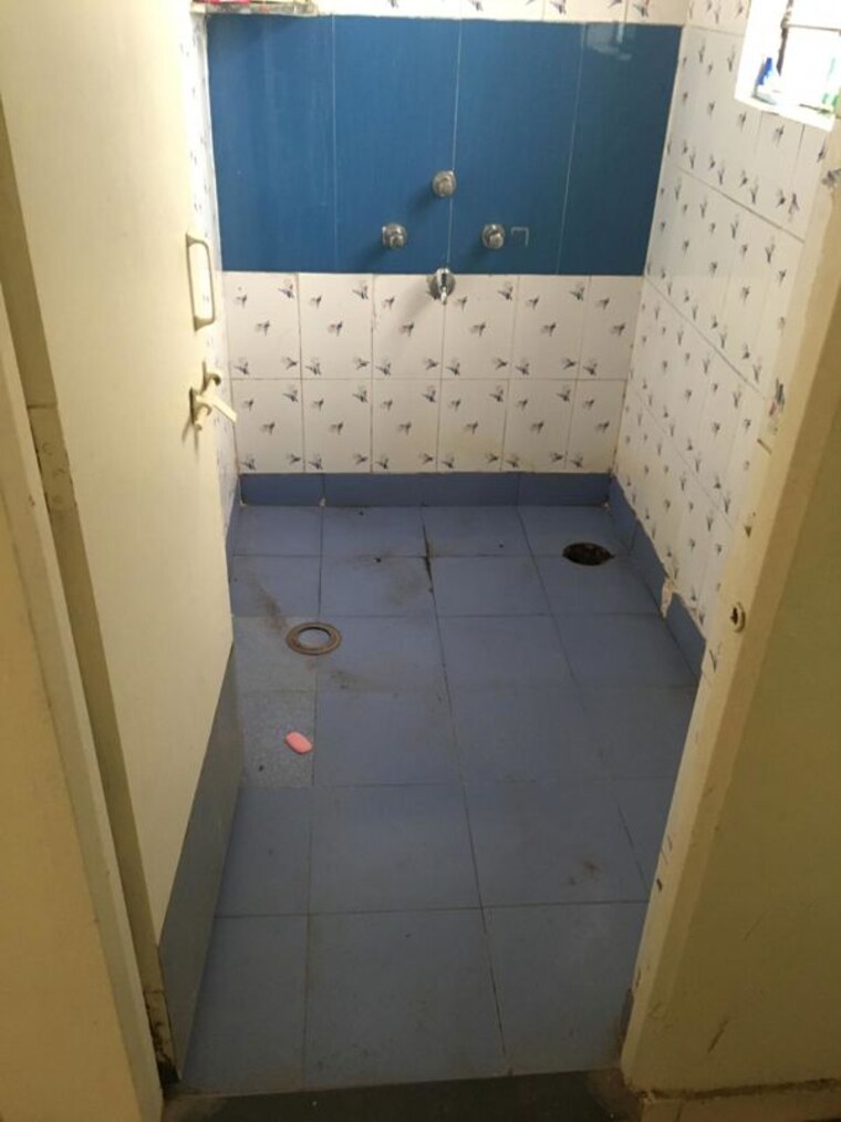 Bathroom, chintamani-residency-bhusari 2 Bedroom 901 Sq.Ft. Apartment In Bhusari Colony Pune 10032584