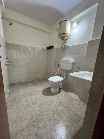 Bathroom in 3 BHK Apartment at Wellington park, Richmond Town – for Rent