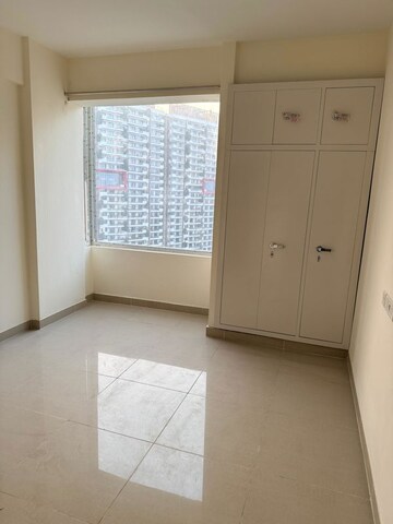 Room in 2 BHK Apartment at Amrapali Heartbeat City, Sector 107 – for Rent