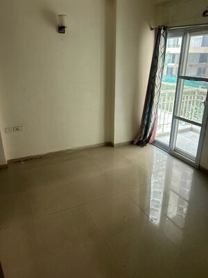 Room in 2 BHK Apartment at Amrapali Heartbeat City, Sector 107 – for Rent