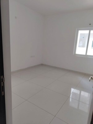 Room in 2 BHK Apartment at Rajapushpa Imperia, Tellapur – for Sale