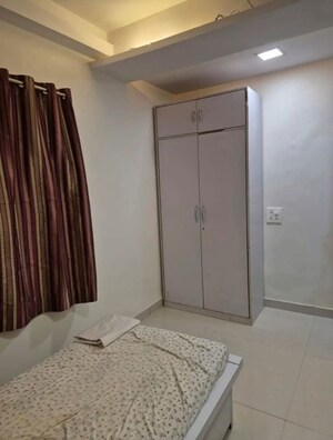 Room in 1 BHK Apartment at Santacruz West – for Rent