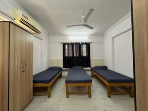 Bedroom in  Pg at Mindspace – for Rent