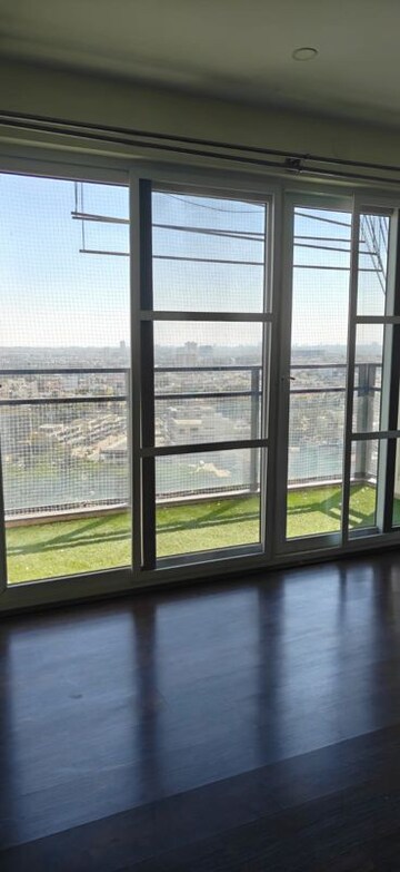 Room in 3 BHK Apartment at Arge Helios, Hennur Road – for Rent